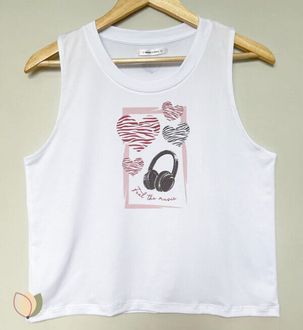 Musculosa Feel de Music colgada